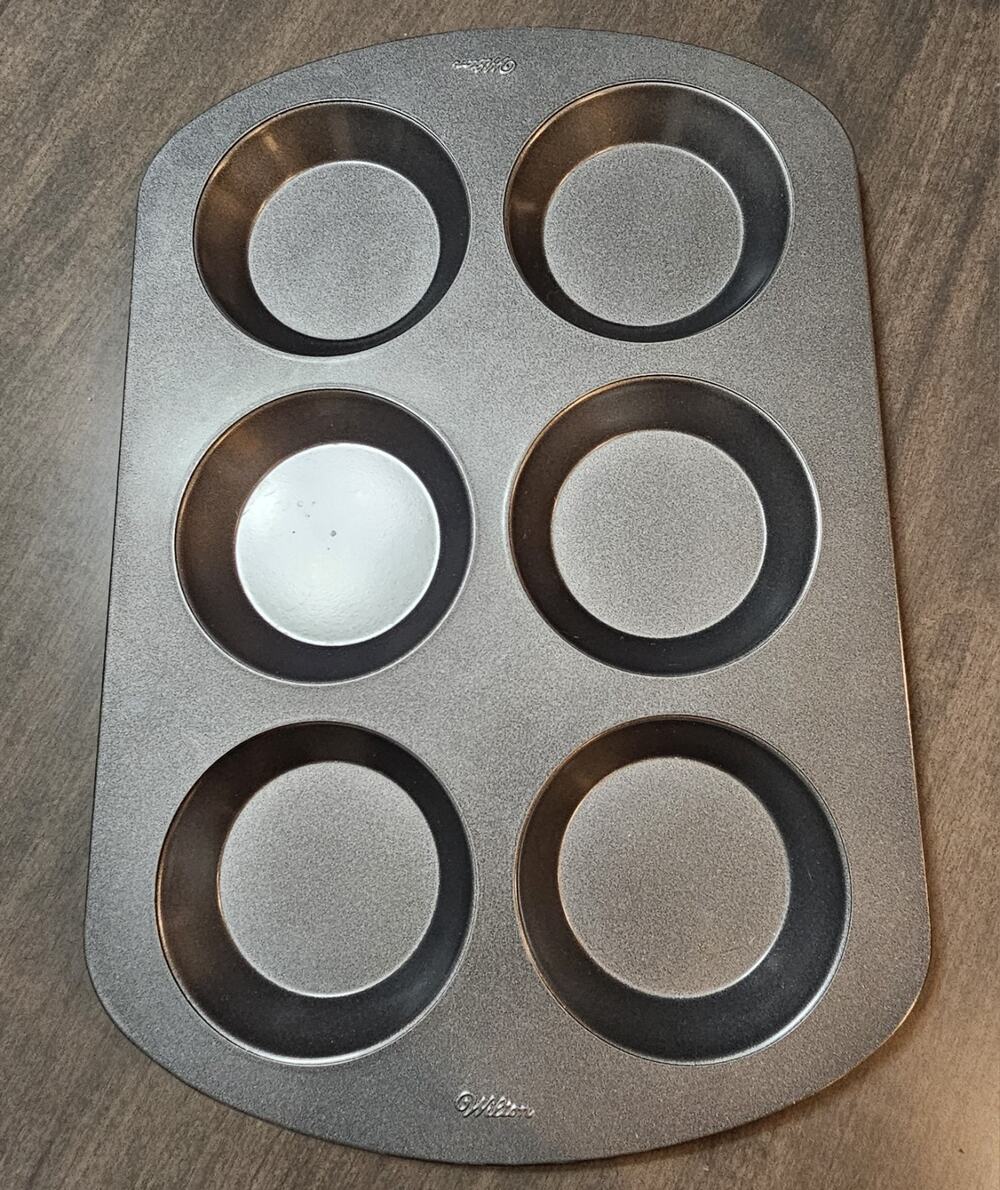 Wilton Muffin Pan Nonstick 6-Cavity Shallow Cupcake Pan for Baking Whoopie Pie